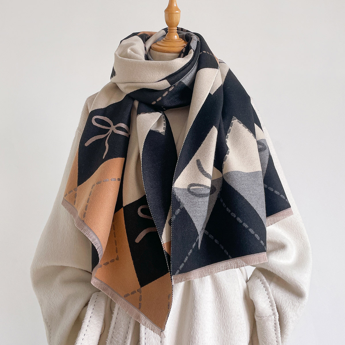 Sciarpa da donna in finta cash - Pashmina Wrap Large recensione e prezzo