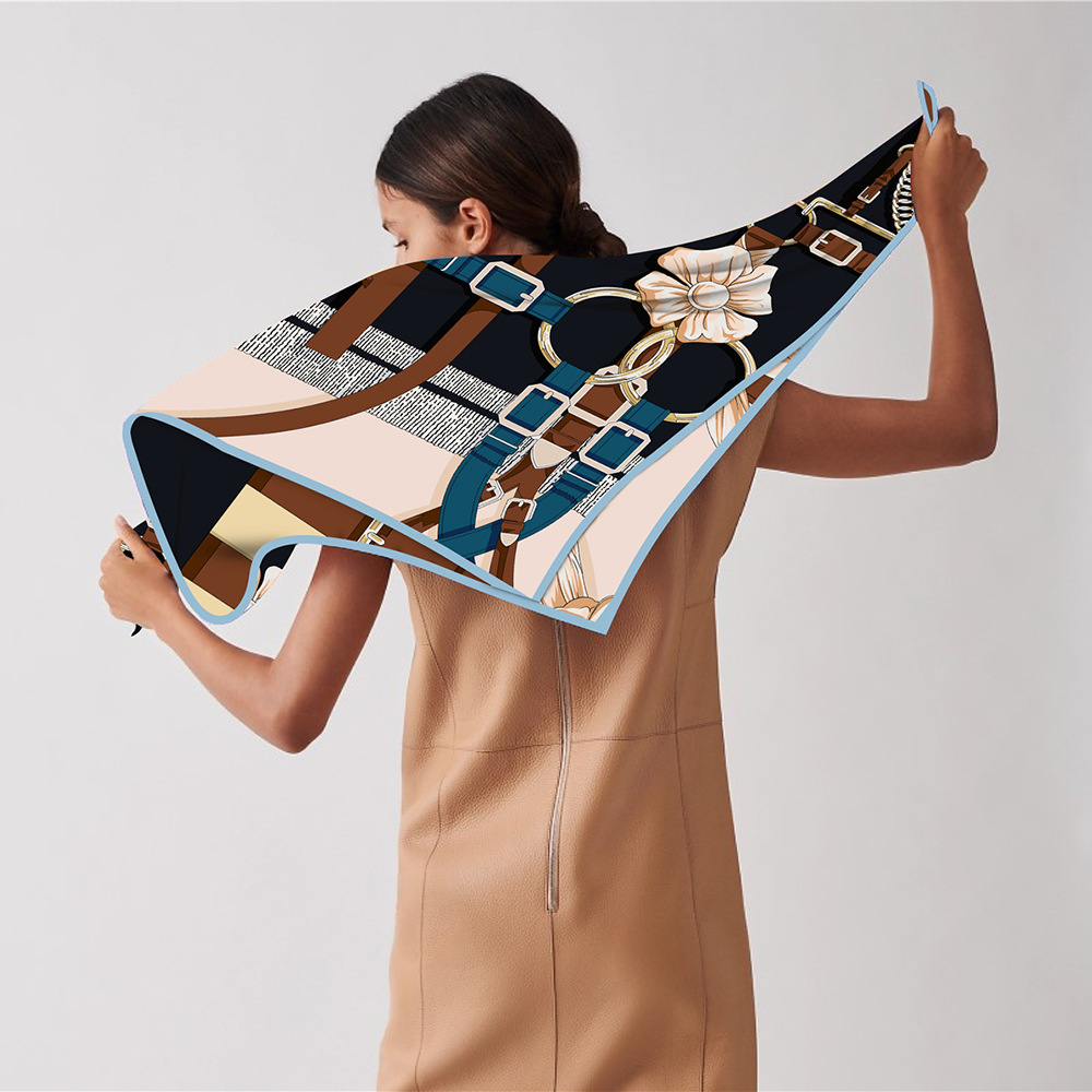 90 centimetri Nuovo Design Cin - Scarf Silk Square recensione e prezzo