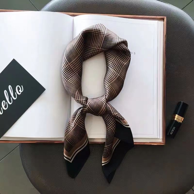 Sciarpa quadrata stampata zebr - Ascot Neck Scarf recensione e prezzo