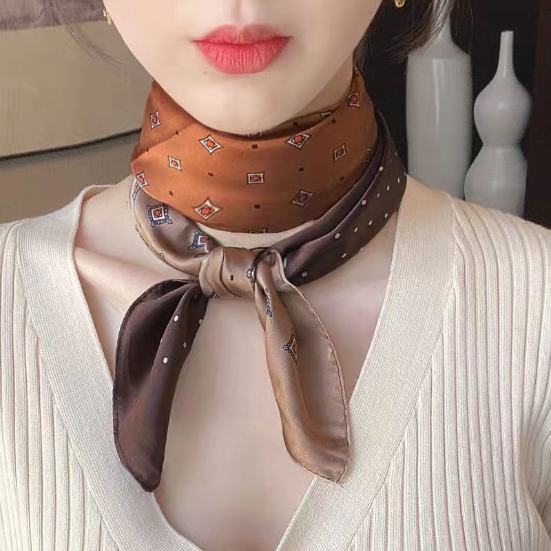 Sciarpa quadrata stampata zebr - Ascot Neck Scarf recensione e prezzo