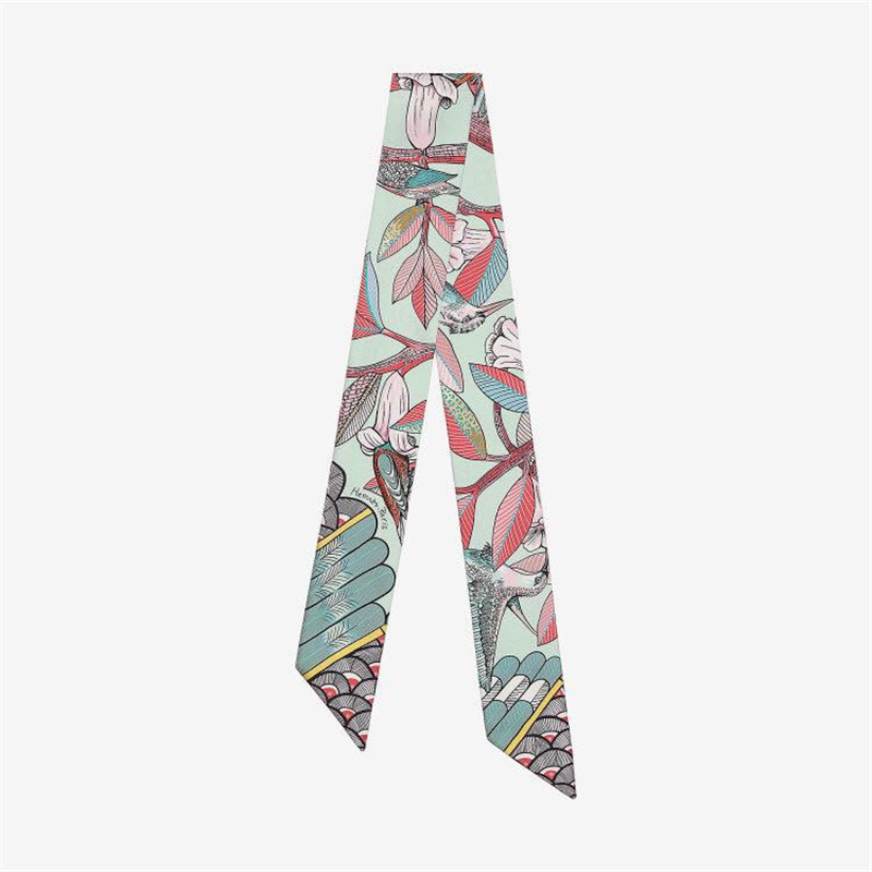 Marchio di lusso colibrì stamp - Ascot Neck Scarf recensione e prezzo