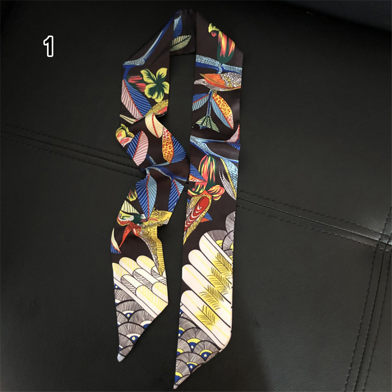 Marchio di lusso colibrì stamp - Ascot Neck Scarf recensione e prezzo